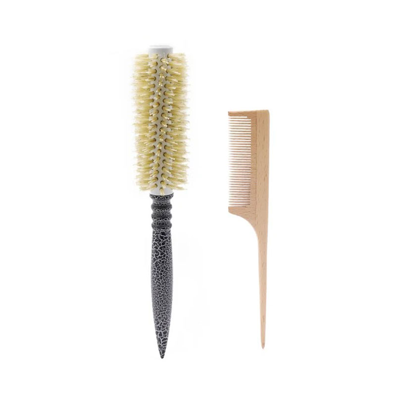 Round bristle brush blow dry Smooth curls, straight with the ceramic base and also grip perfectly, leaving hair soft and shine.